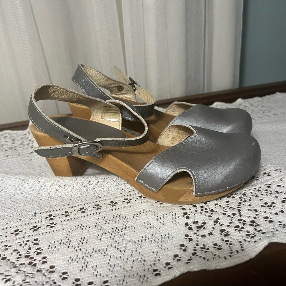 Stylish Silver Women's Sandals